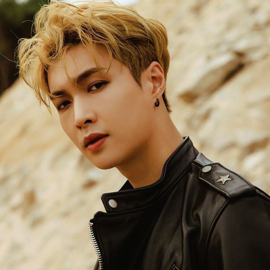 Lay (EXO)的最新照片