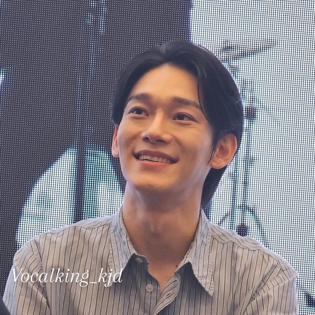 A moment captured by Chen (EXO)'s fan