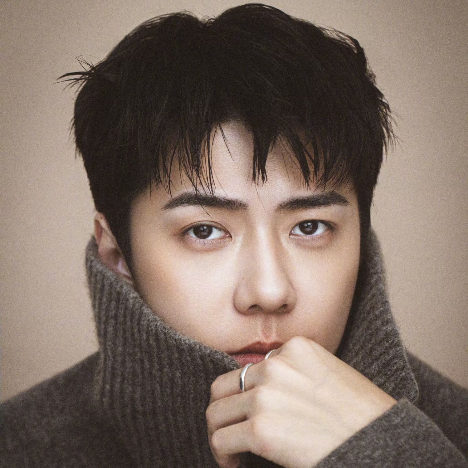 Behind-the-scenes cut of EXO