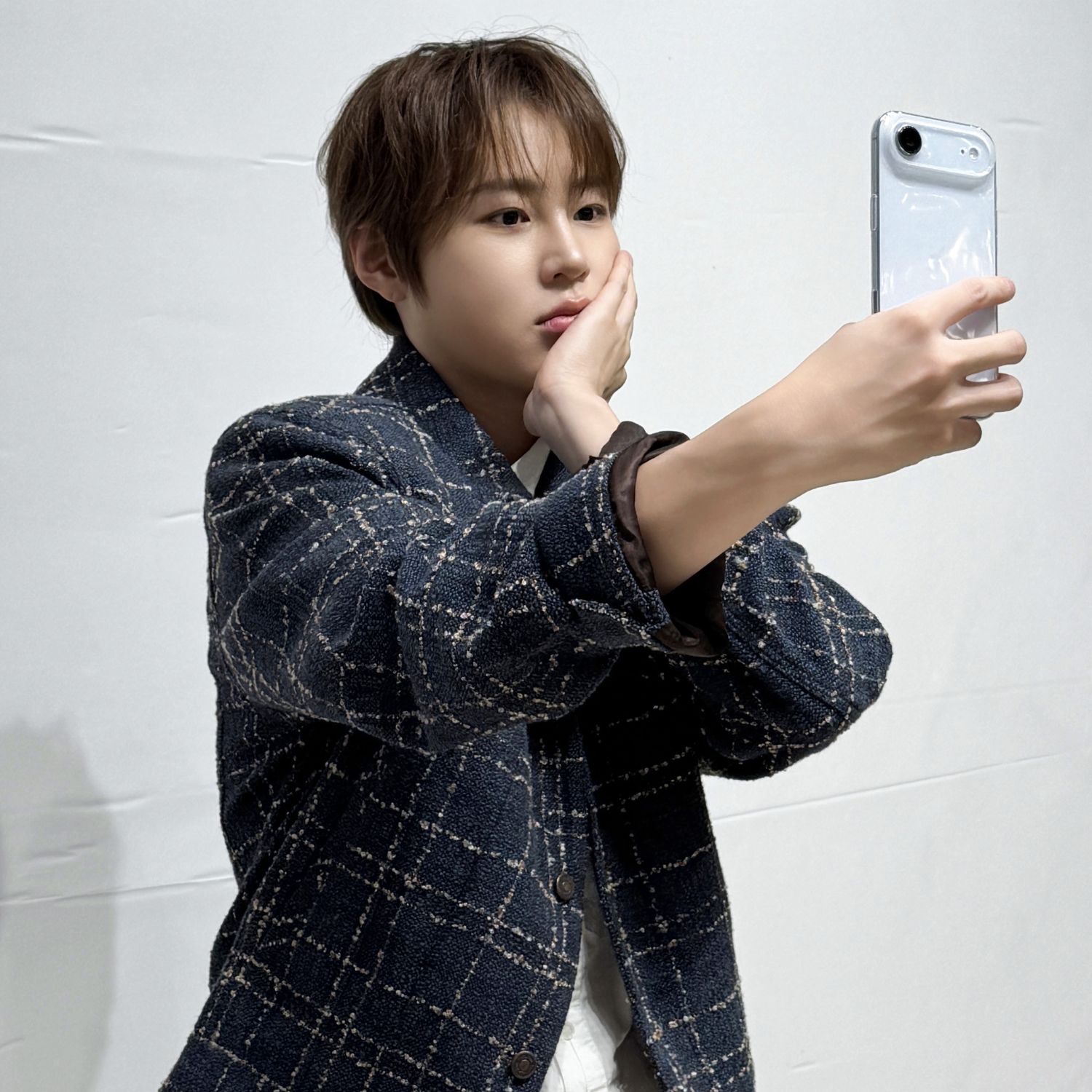 하성운 최근 활동샷