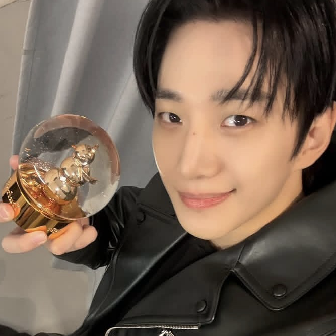 Behind-the-scenes cut of Junho (2PM)