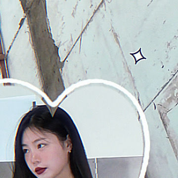 A moment captured by Soojin's fan