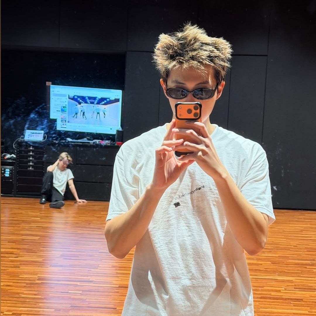 Behind-the-scenes cut of RM (BTS)