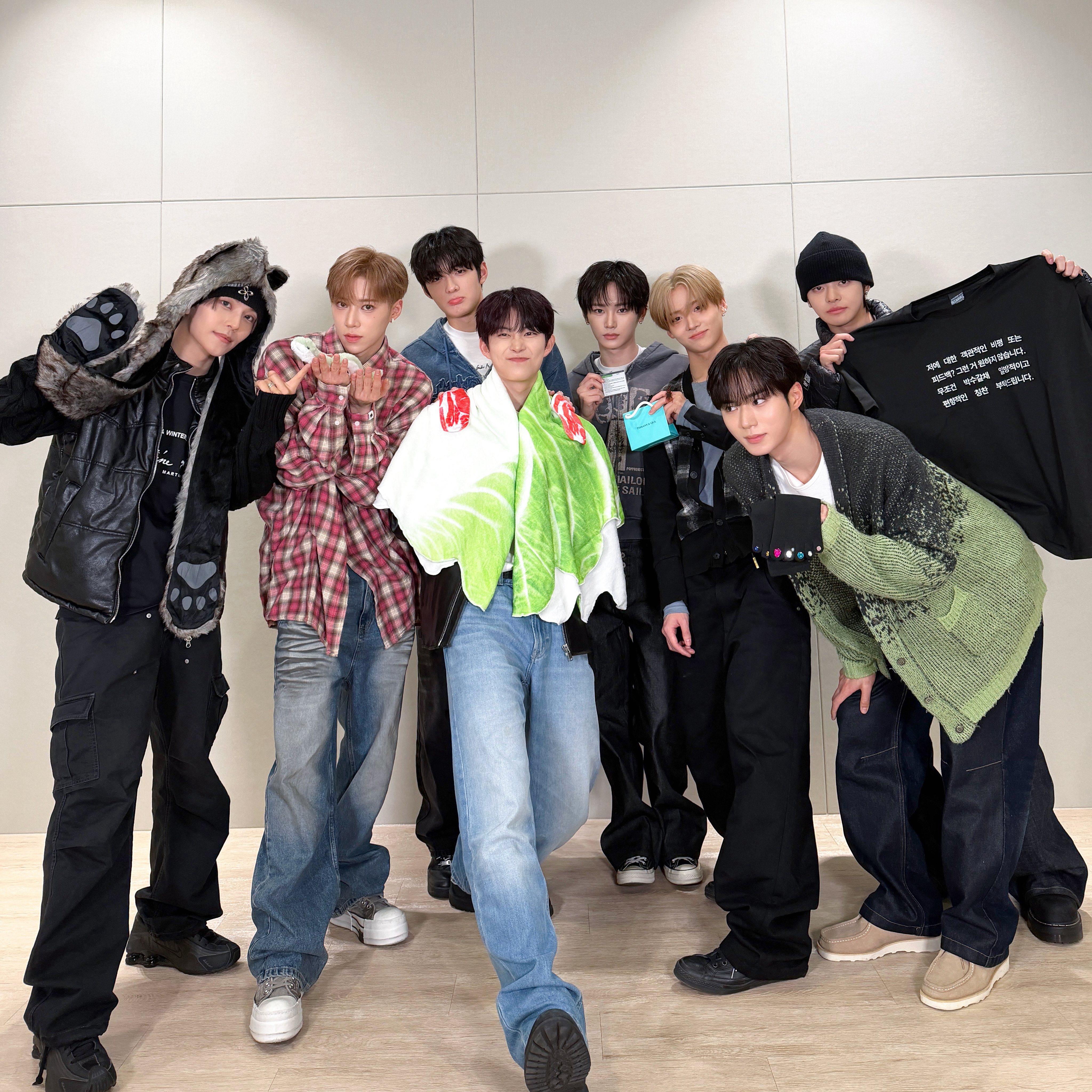 Behind-the-scenes cut of Kim Junseo (ALPHA DRIVE ONE)