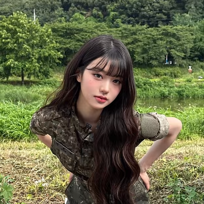 A moment captured by Jang Wonyoung (IVE)'s fan