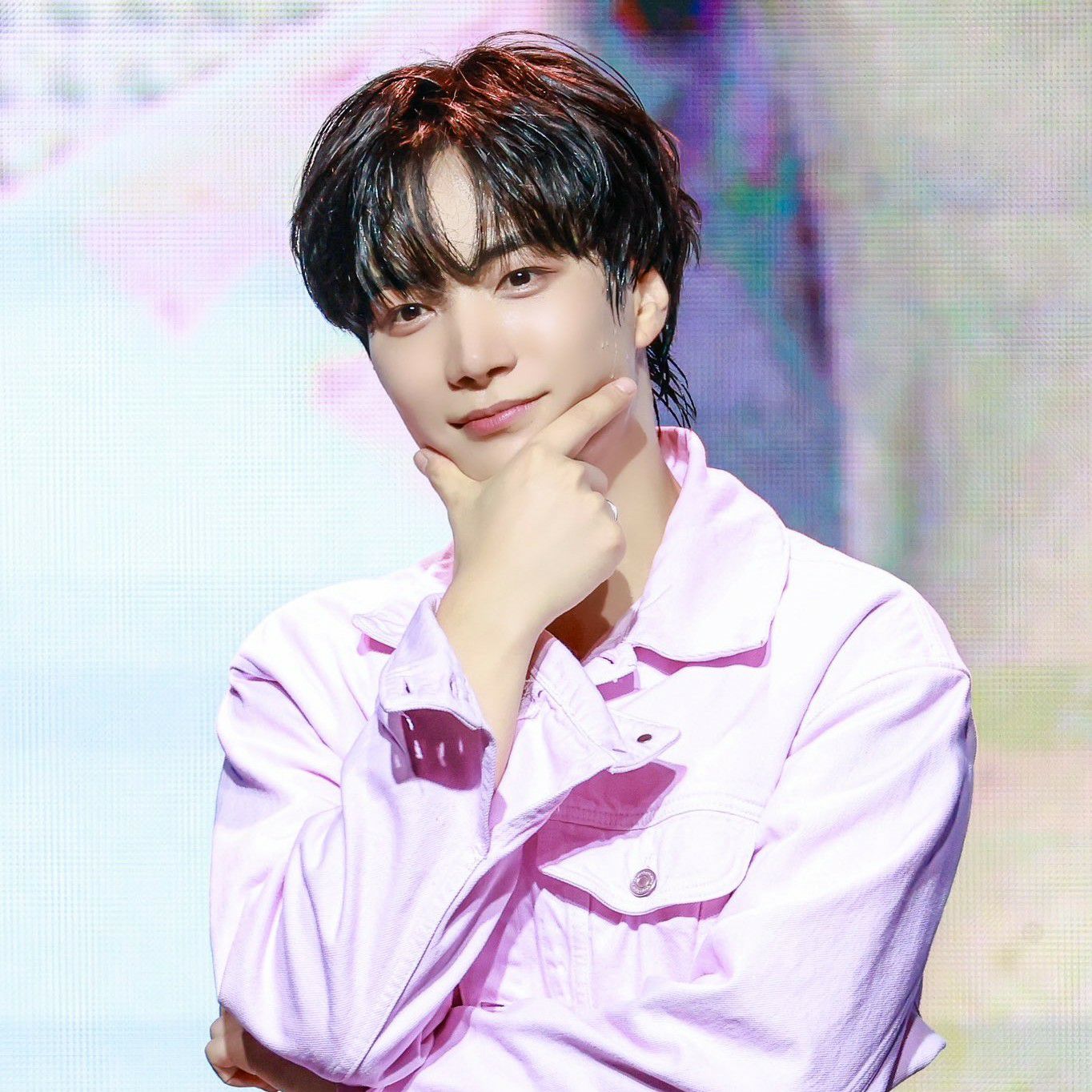 Behind-the-scenes cut of Kim Jonghyeon