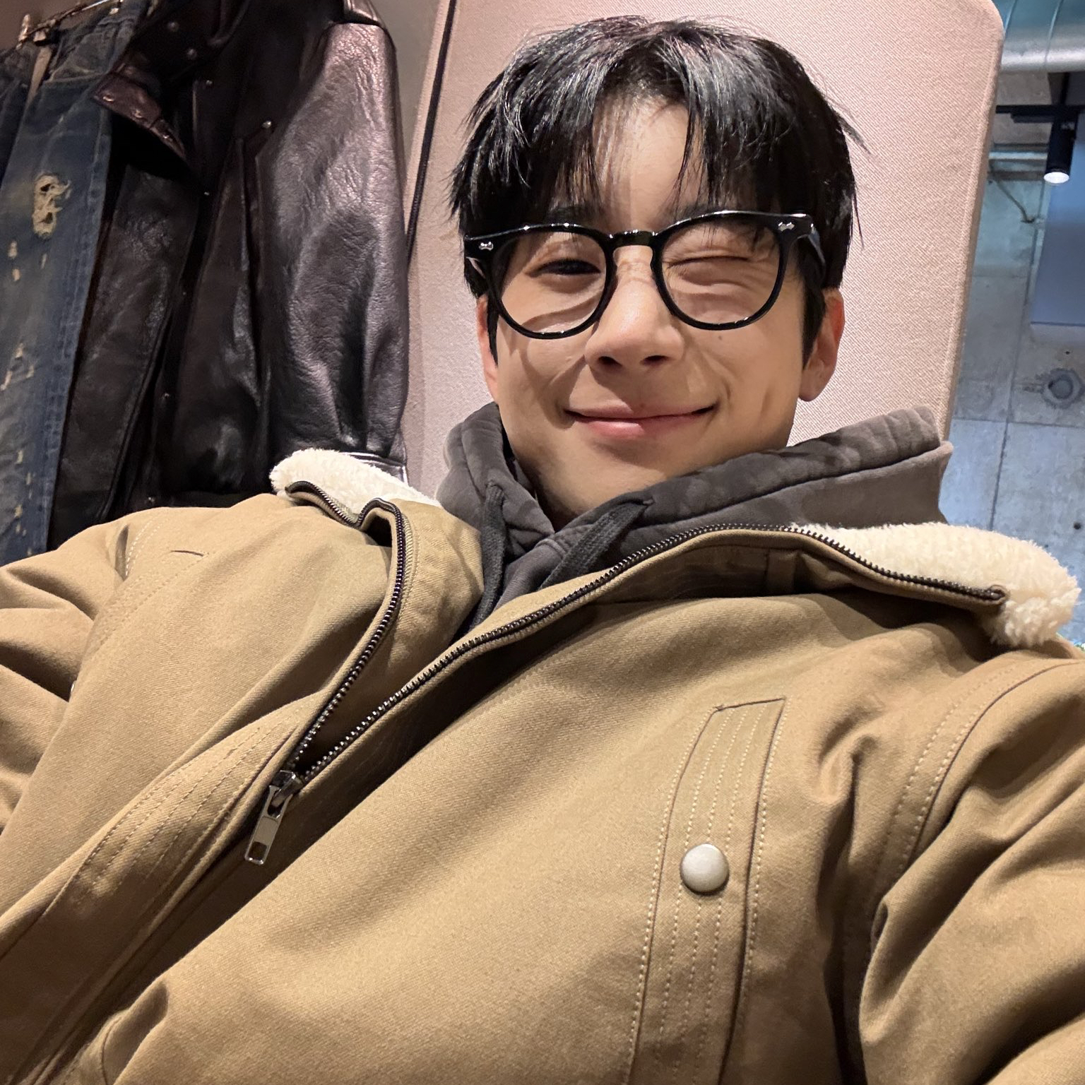 Behind-the-scenes cut of Han Seungwoo