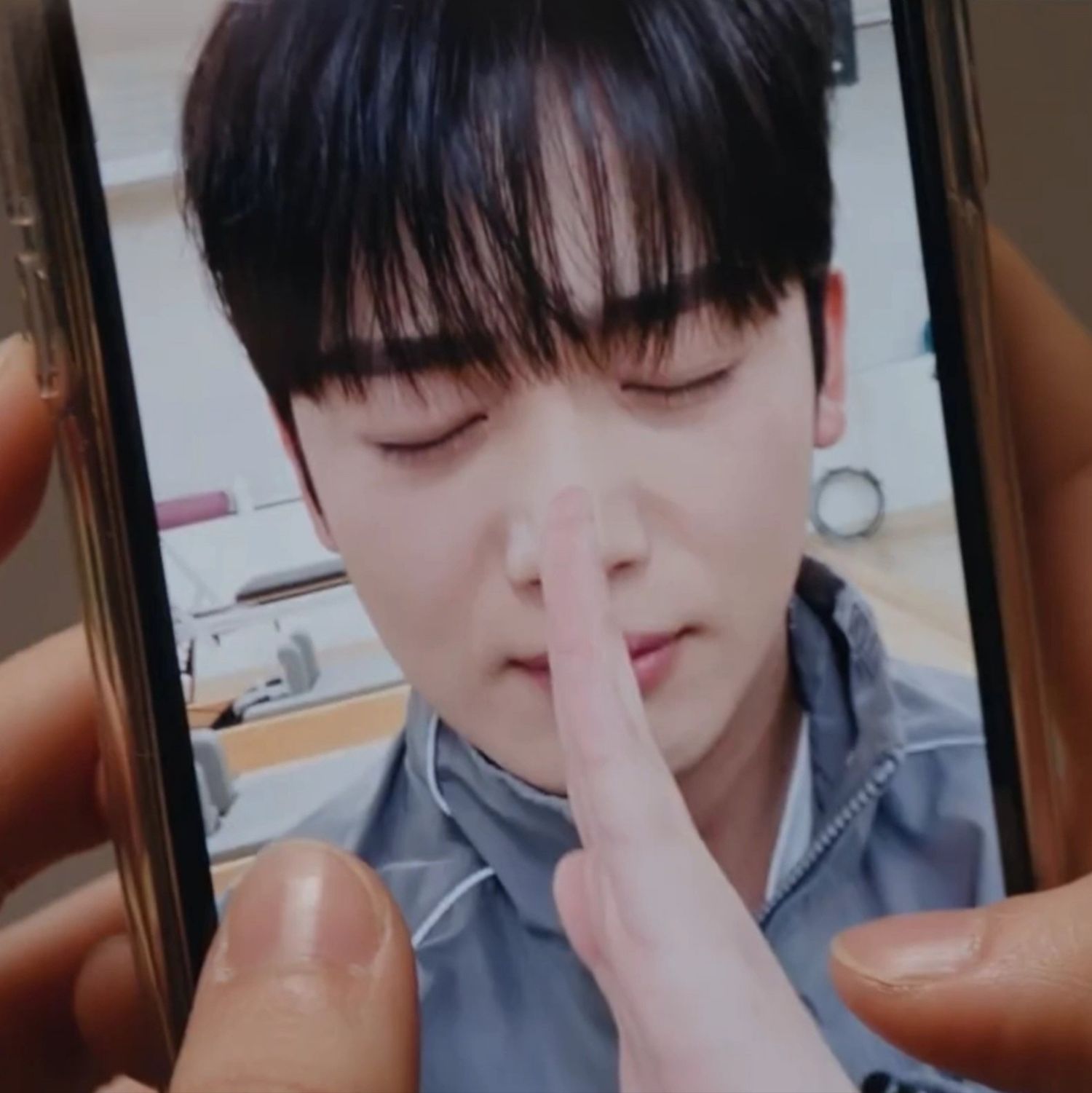 Behind-the-scenes cut of Kim Yohan (WEi)