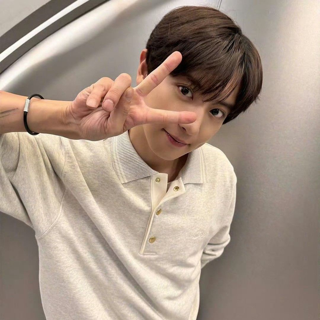 A moment captured by Chanyeol (EXO)'s fan