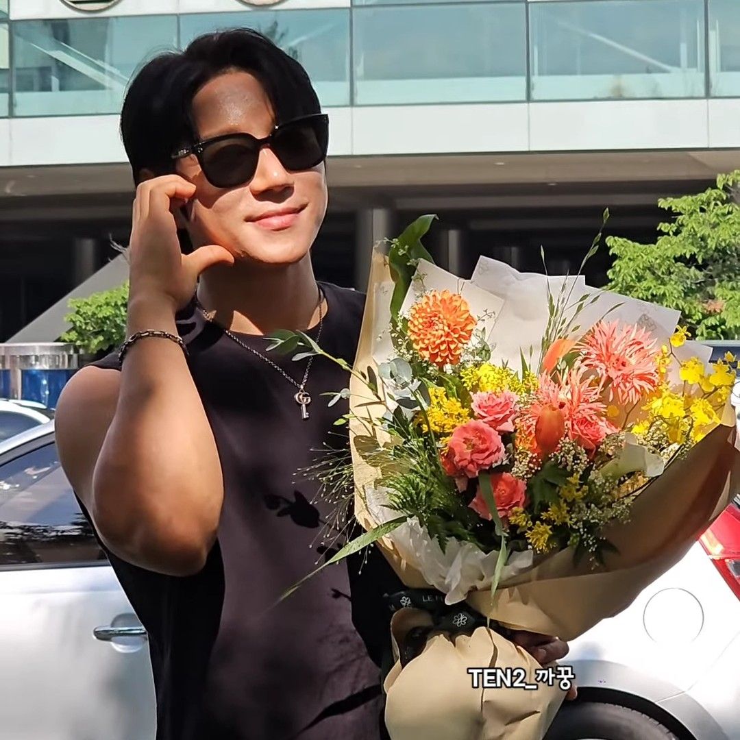Behind-the-scenes cut of Hwang Chiyeol