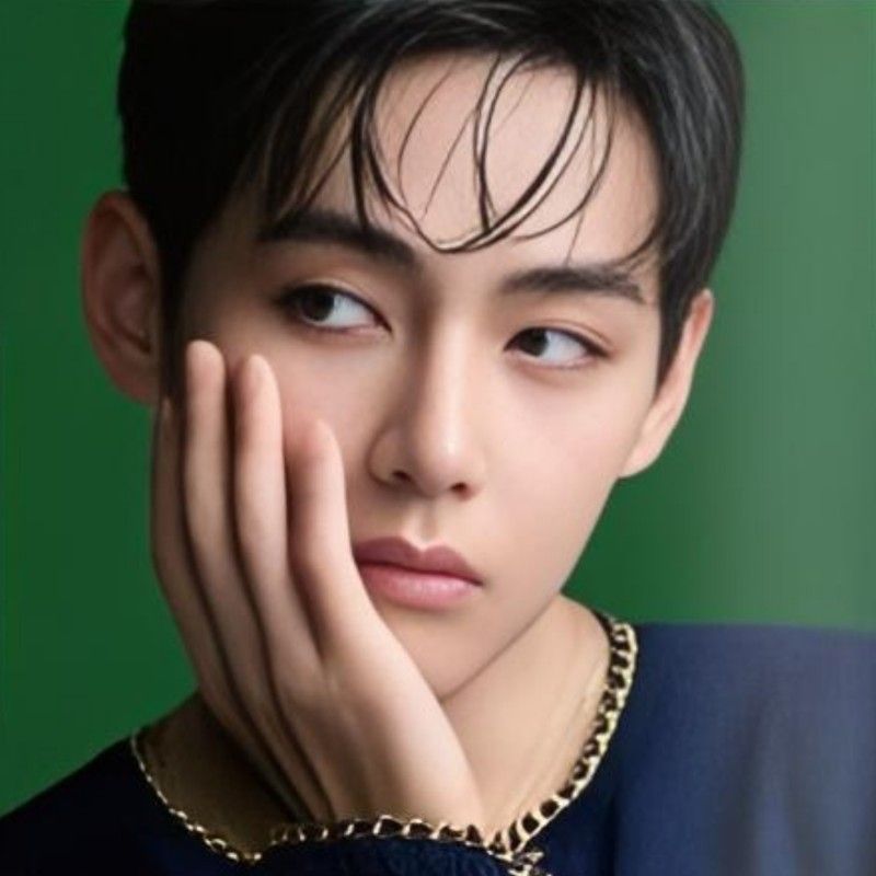 뷔 (방탄소년단) 최근 활동샷