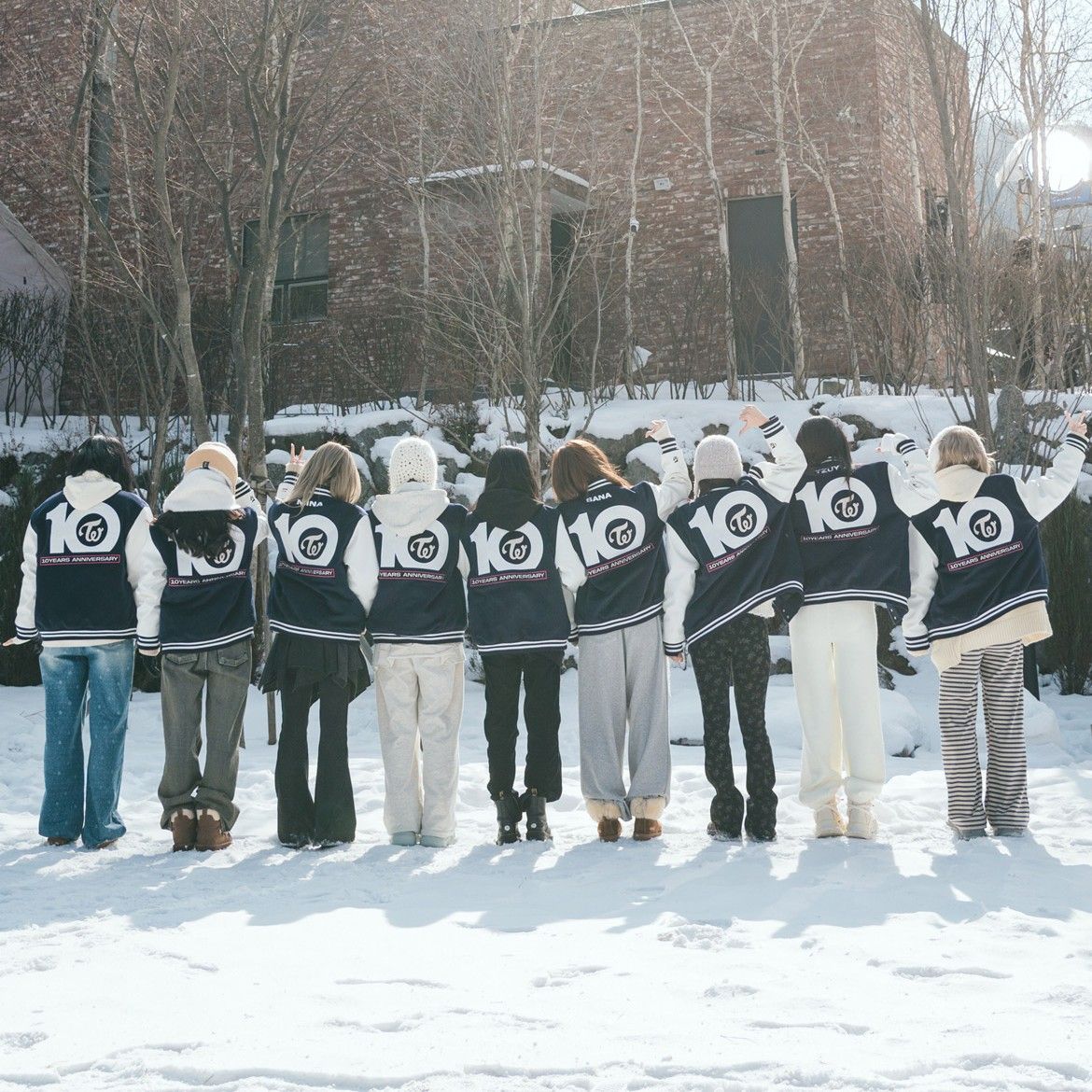 Behind-the-scenes cut of TWICE