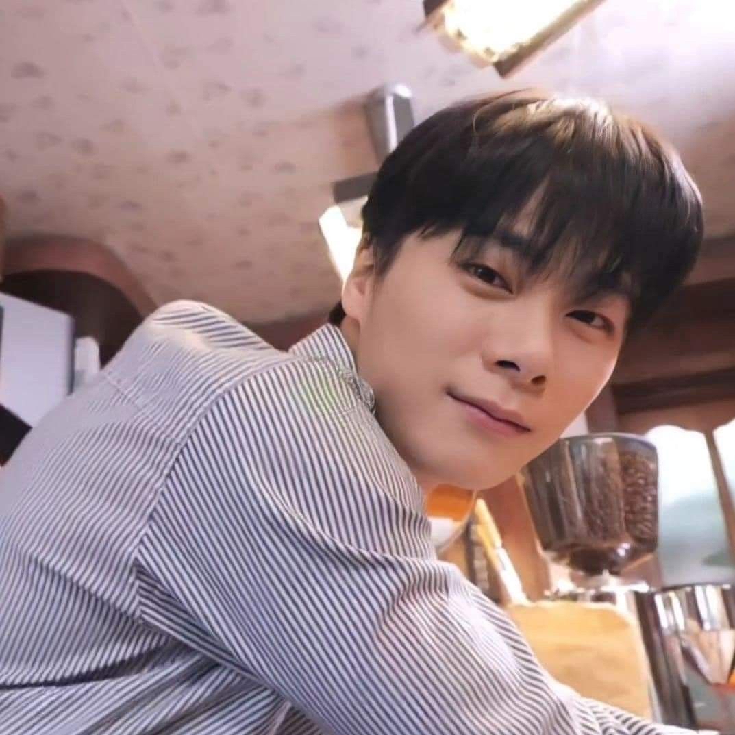 Latest photo of Moonbin (ASTRO)