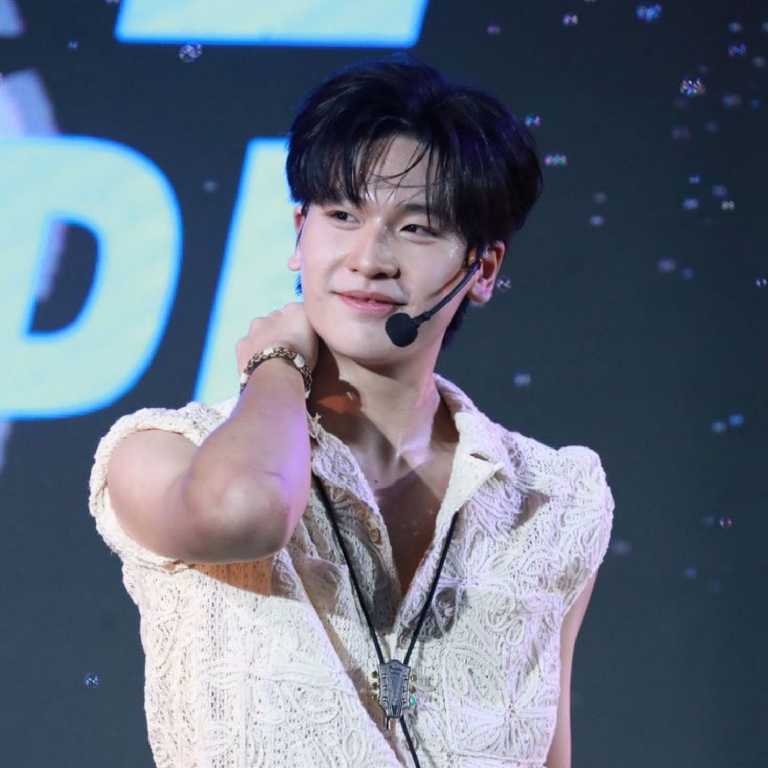 A moment captured by Shen (NexT1DE)'s fan