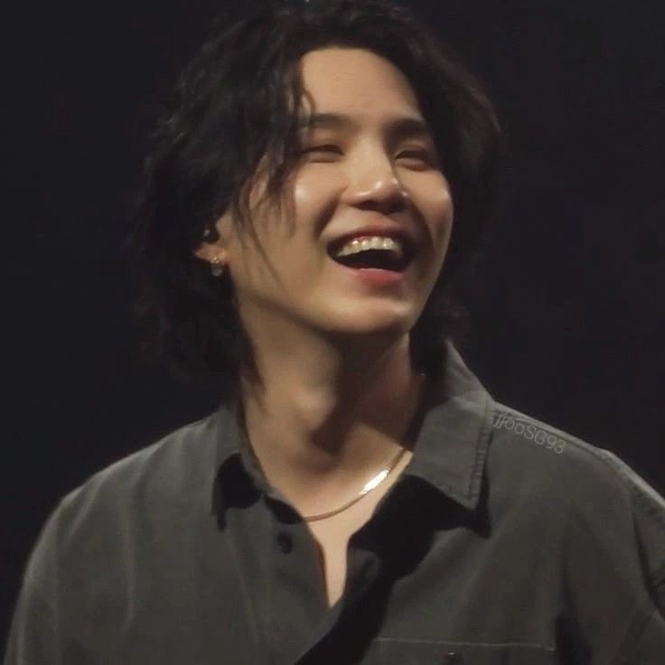 Potret di balik layar SUGA (BTS)