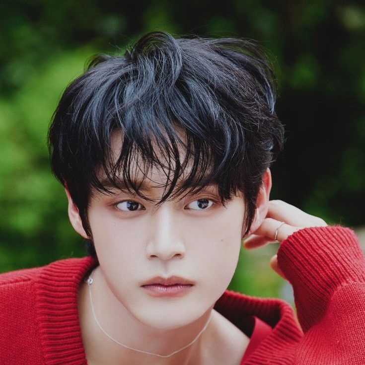 Recent activity shot of Kim Jiwoong (ZEROBASEONE)