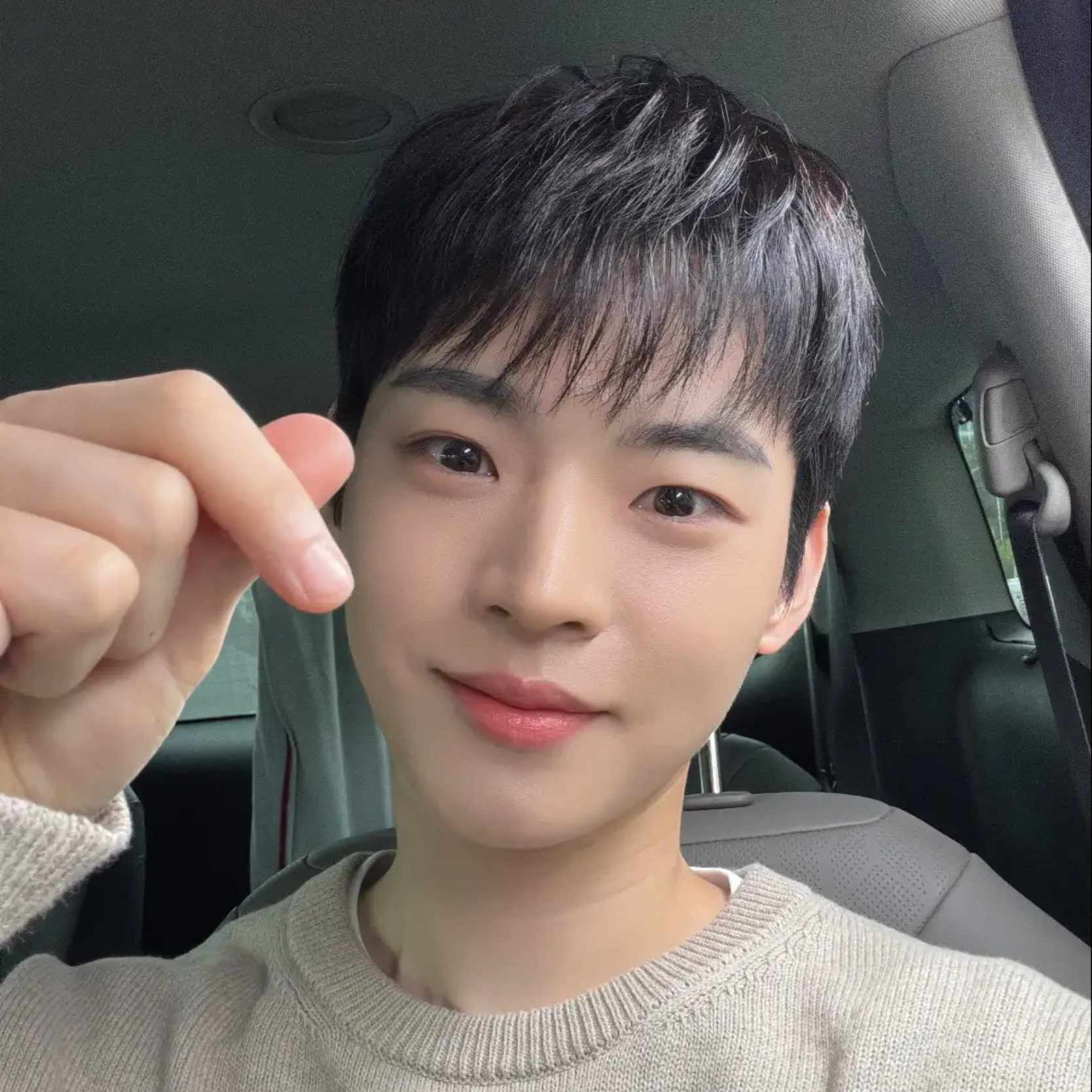 Recent activity shot of Hyojin (ONF)