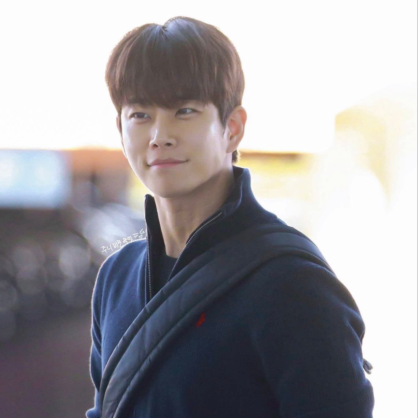 아스트로 최근 활동샷