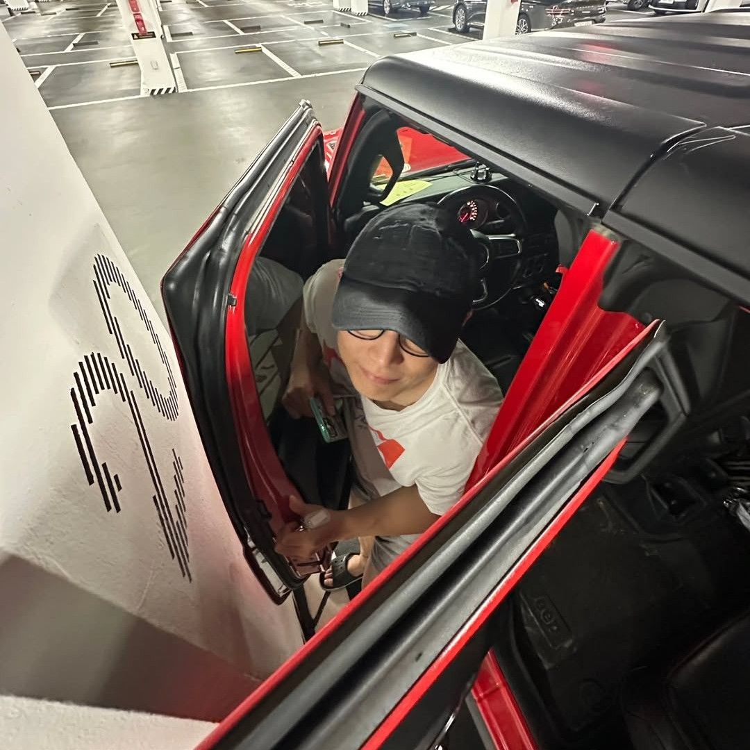 Foto aktivitas terbaru BOBBY (iKON)