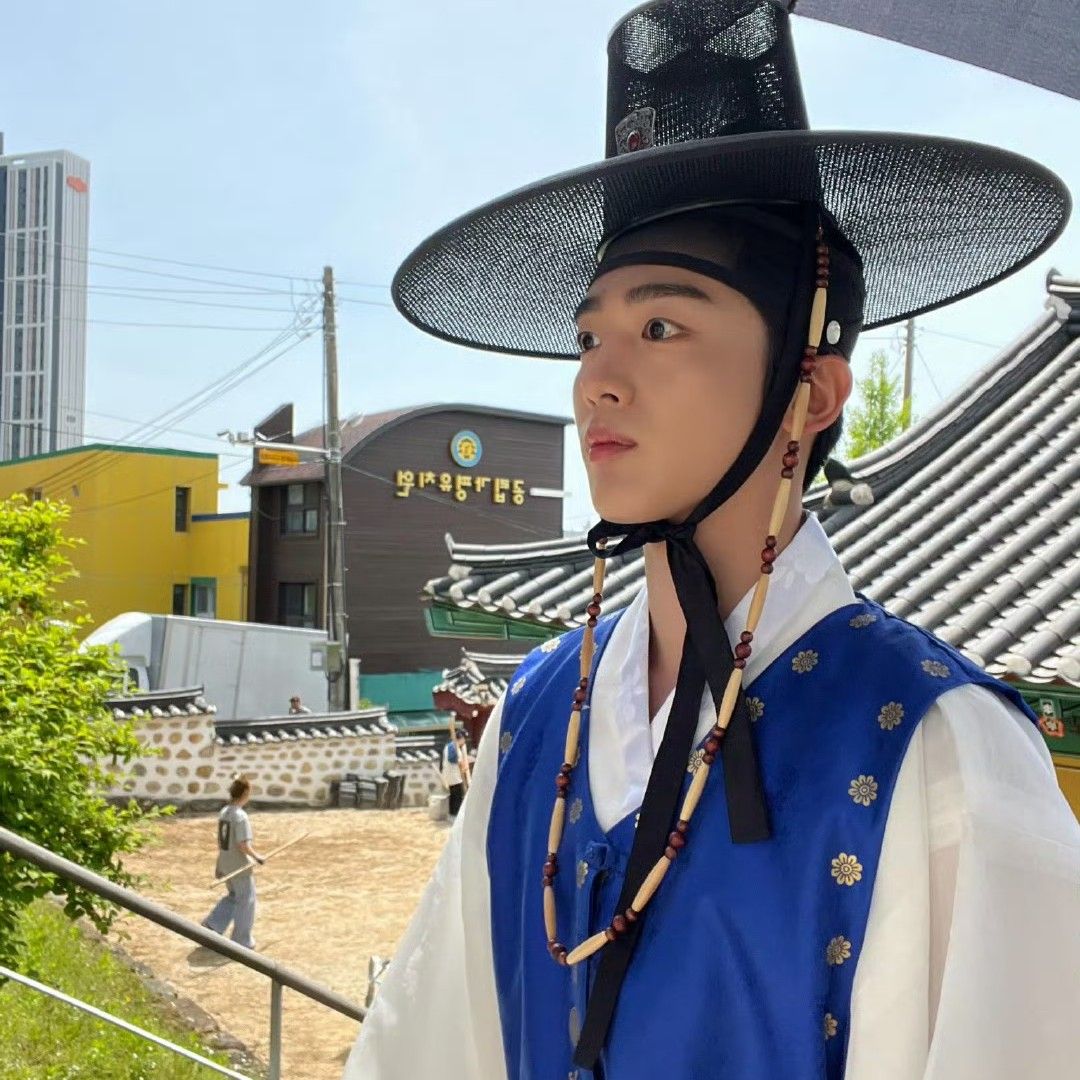 A moment captured by Kim Yohan (WEi)'s fan