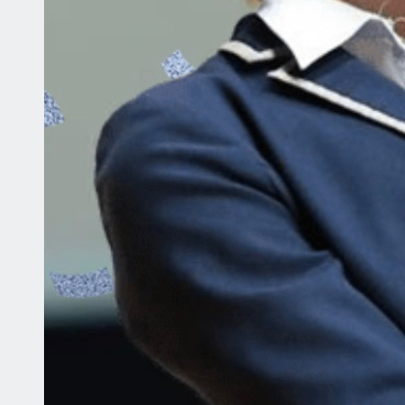 A moment captured by Monday (Weeekly)'s fan