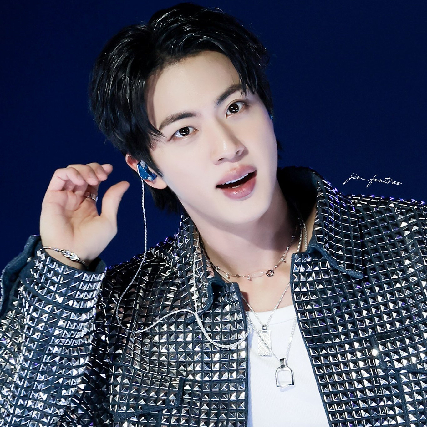 Jin (防弹少年团)的最新照片