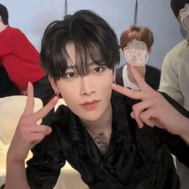 A moment captured by Ricky (ZEROBASEONE)'s fan