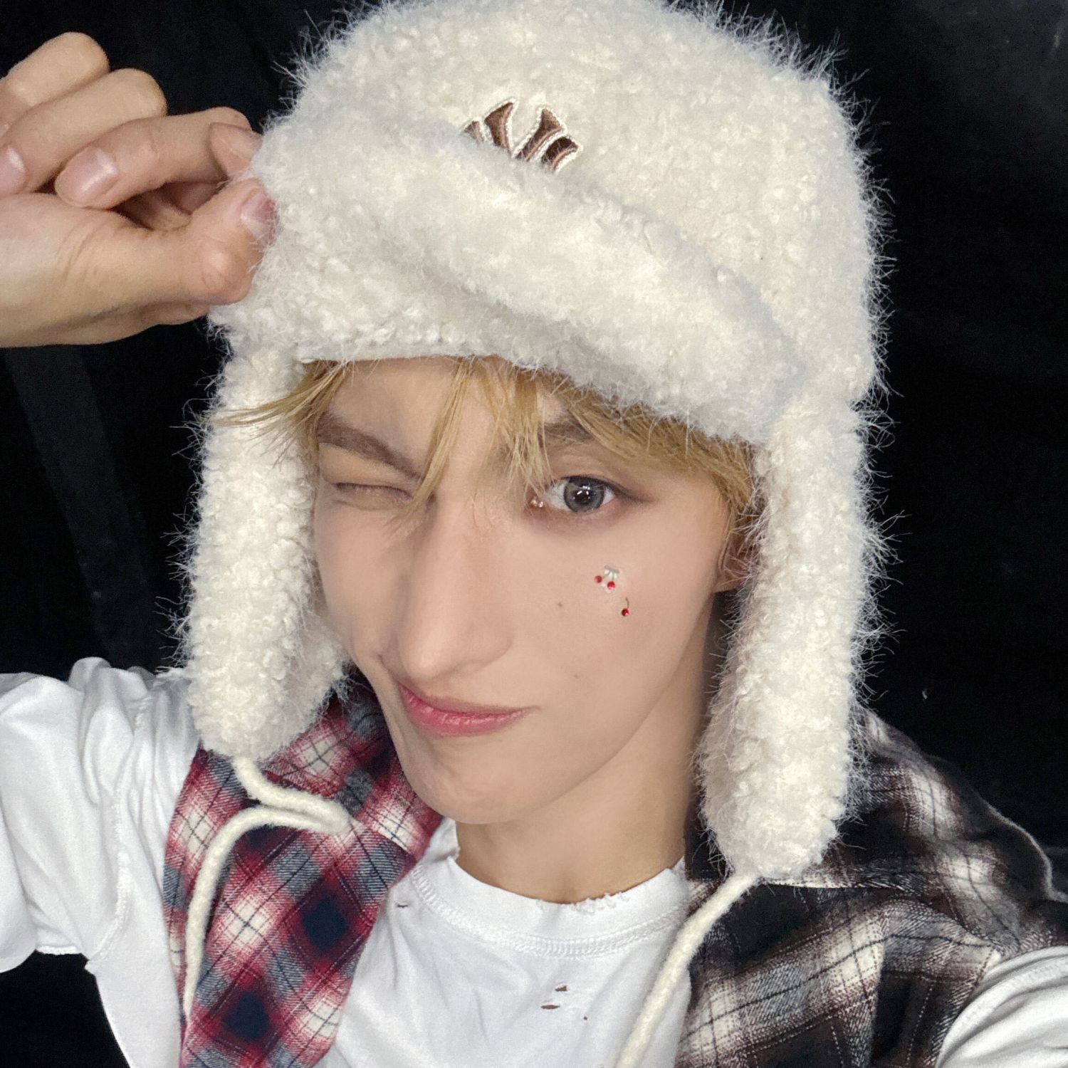 Behind-the-scenes cut of SEVENTEEN