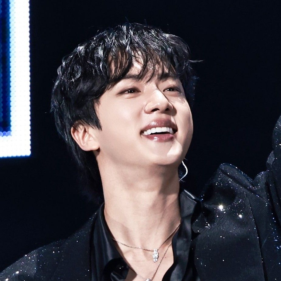 진 (방탄소년단) 최근 활동샷