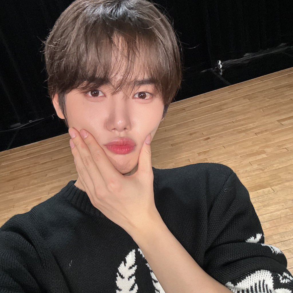 Behind-the-scenes cut of Minhee (CRAVITY)