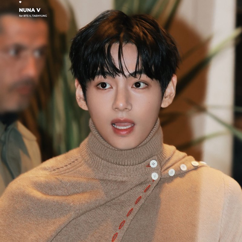 뷔 (방탄소년단) 최근 활동샷