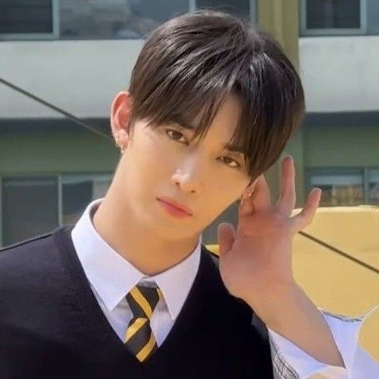 Latest photo of Bae Jinyoung