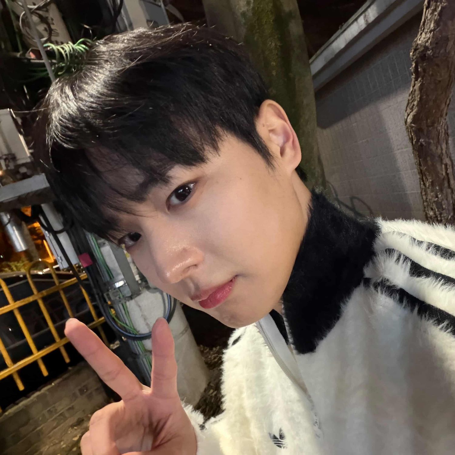 Behind-the-scenes cut of Choi Byungchan