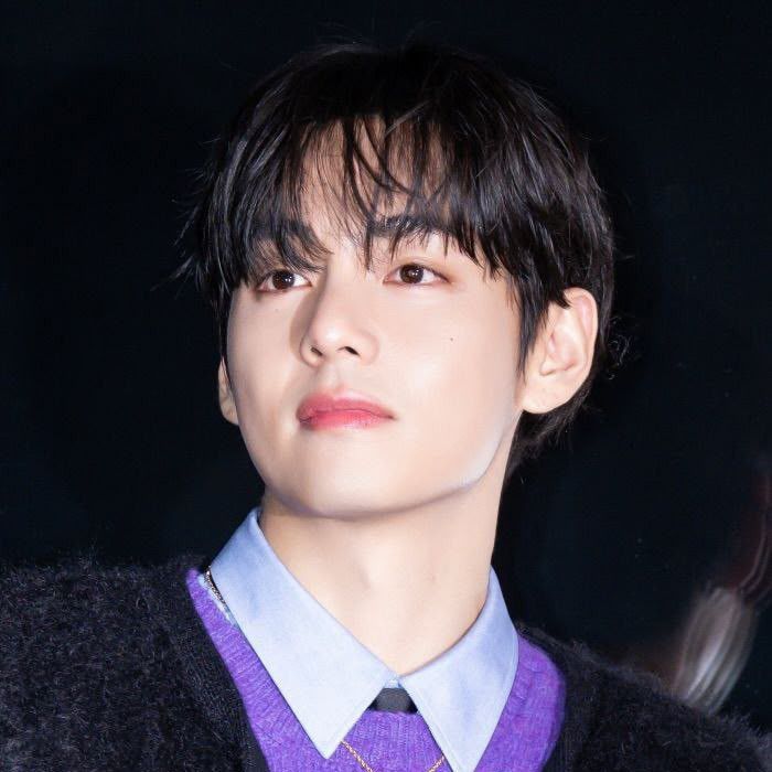 뷔 (방탄소년단)의 최신 사진