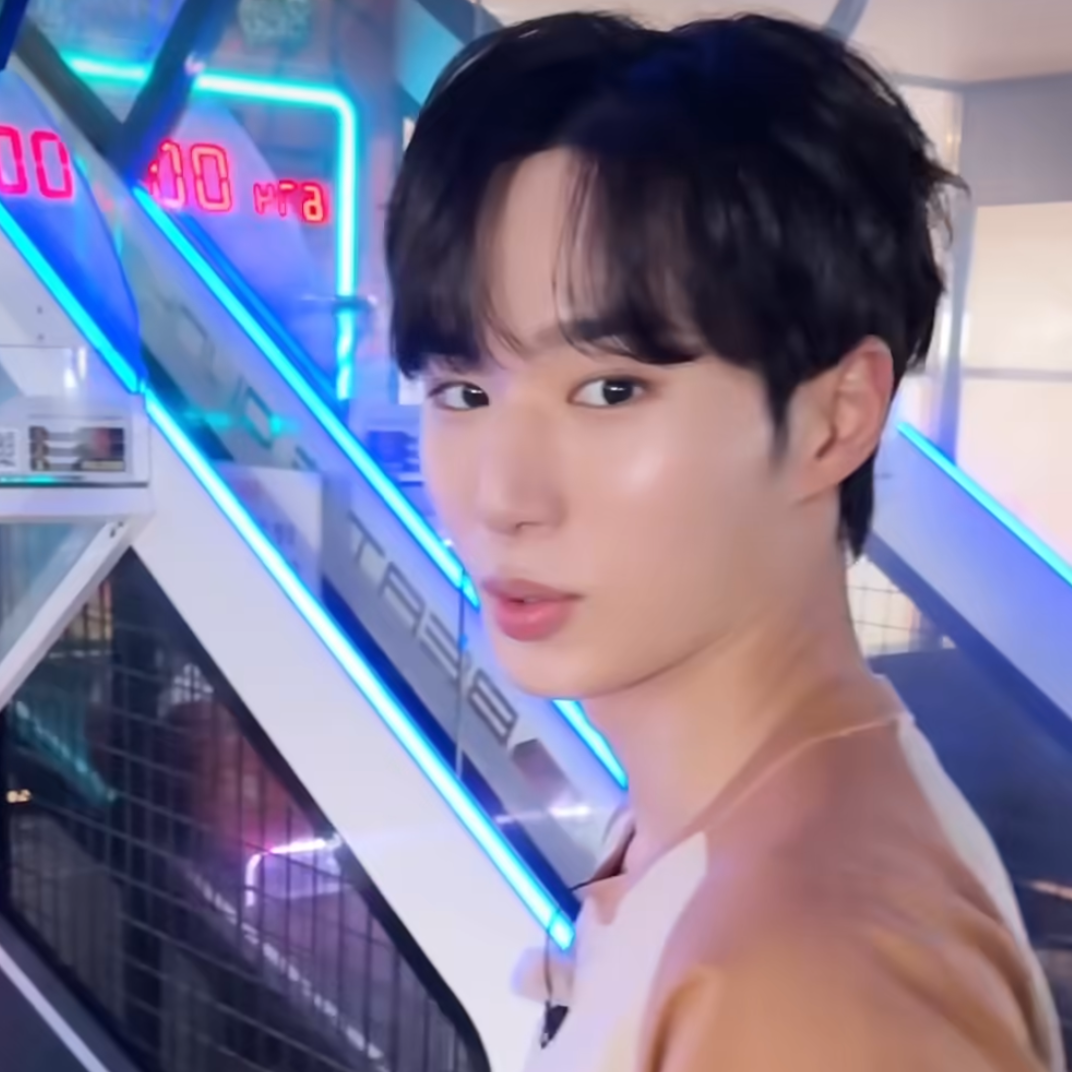 Recent activity shot of Kim Junseo (ALPHA DRIVE ONE)