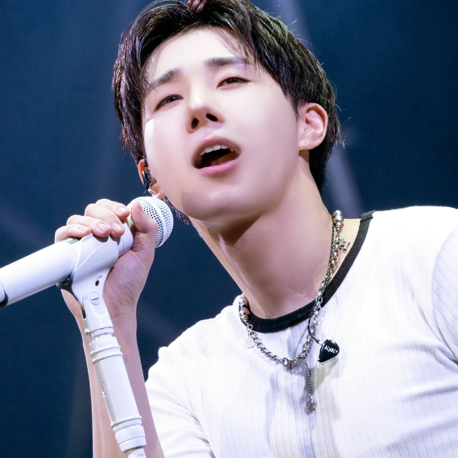 Behind-the-scenes cut of Sungkyu (INFINITE)