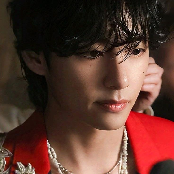 Recent activity shot of V (BTS)