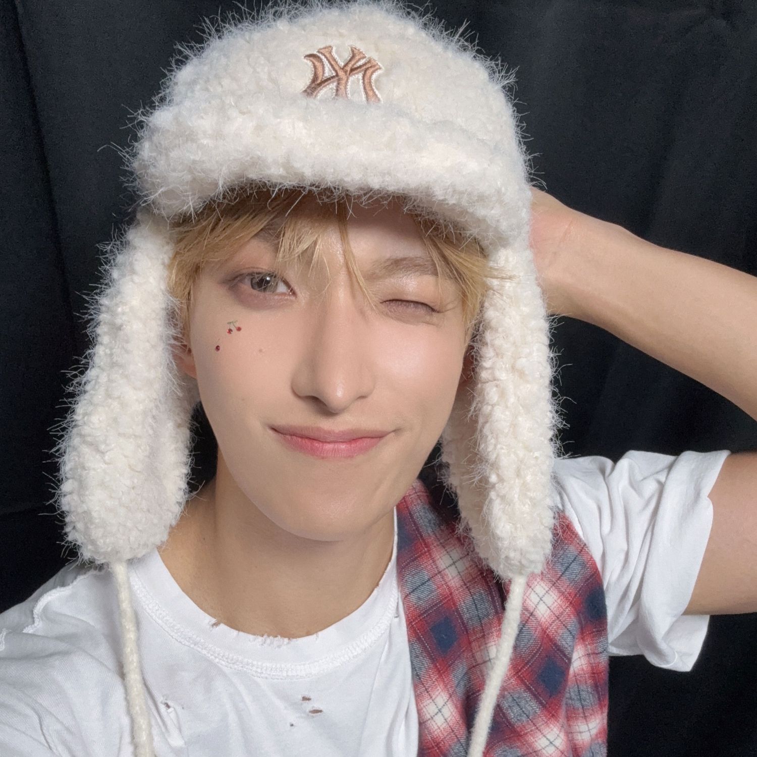 Behind-the-scenes cut of DK (SEVENTEEN)