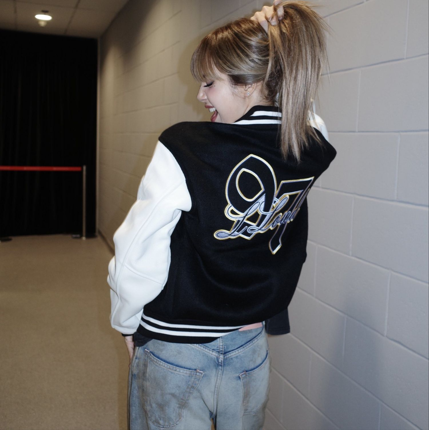 Momen yang diabadikan oleh penggemar Lisa (BLACKPINK)