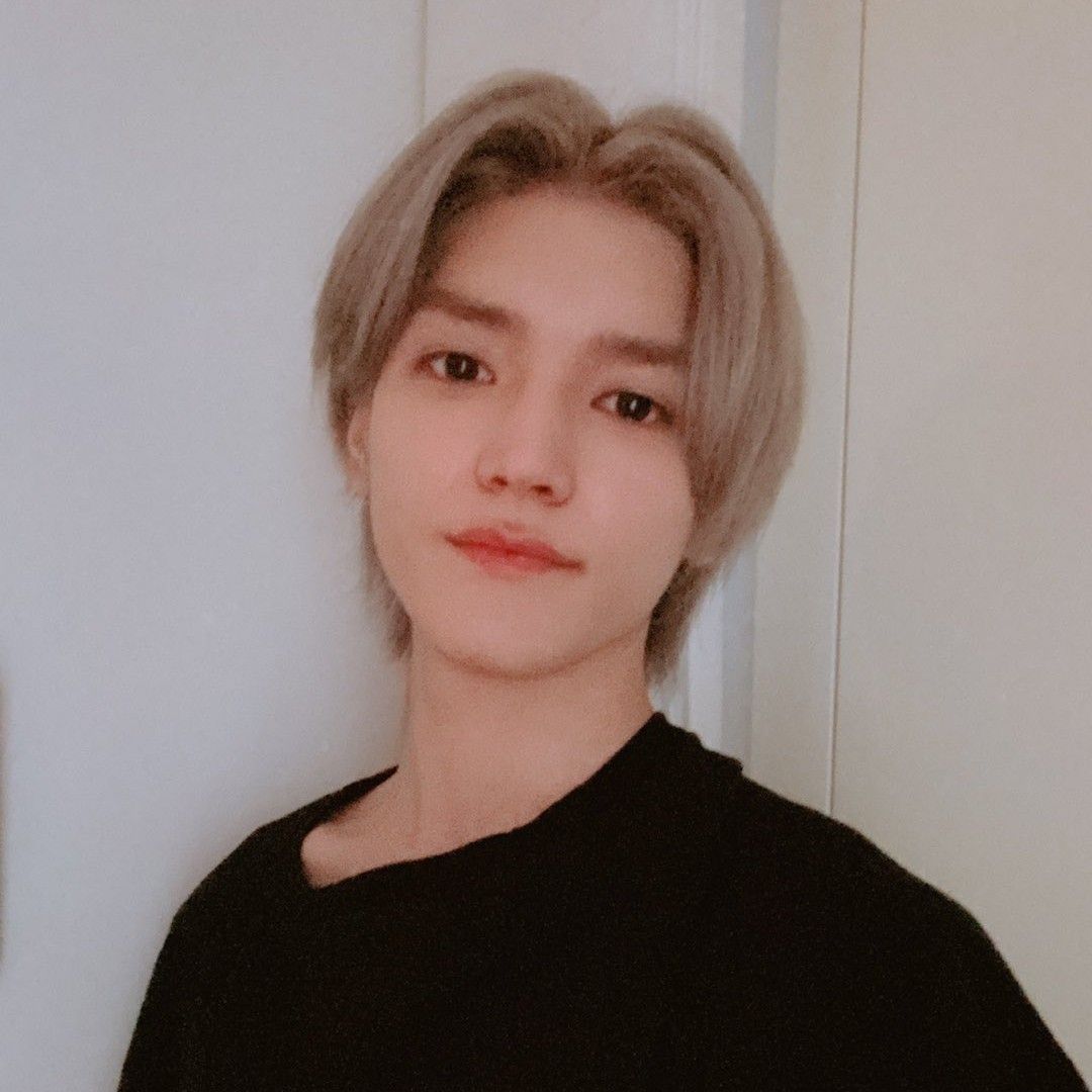 태용 (NCT 127)의 최신 사진