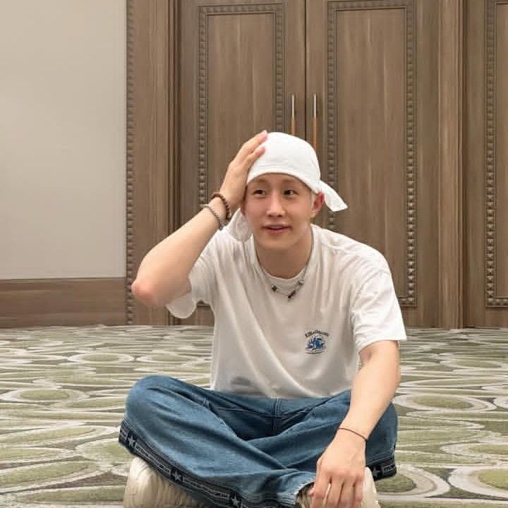 A moment captured by Jinjin (ASTRO)'s fan