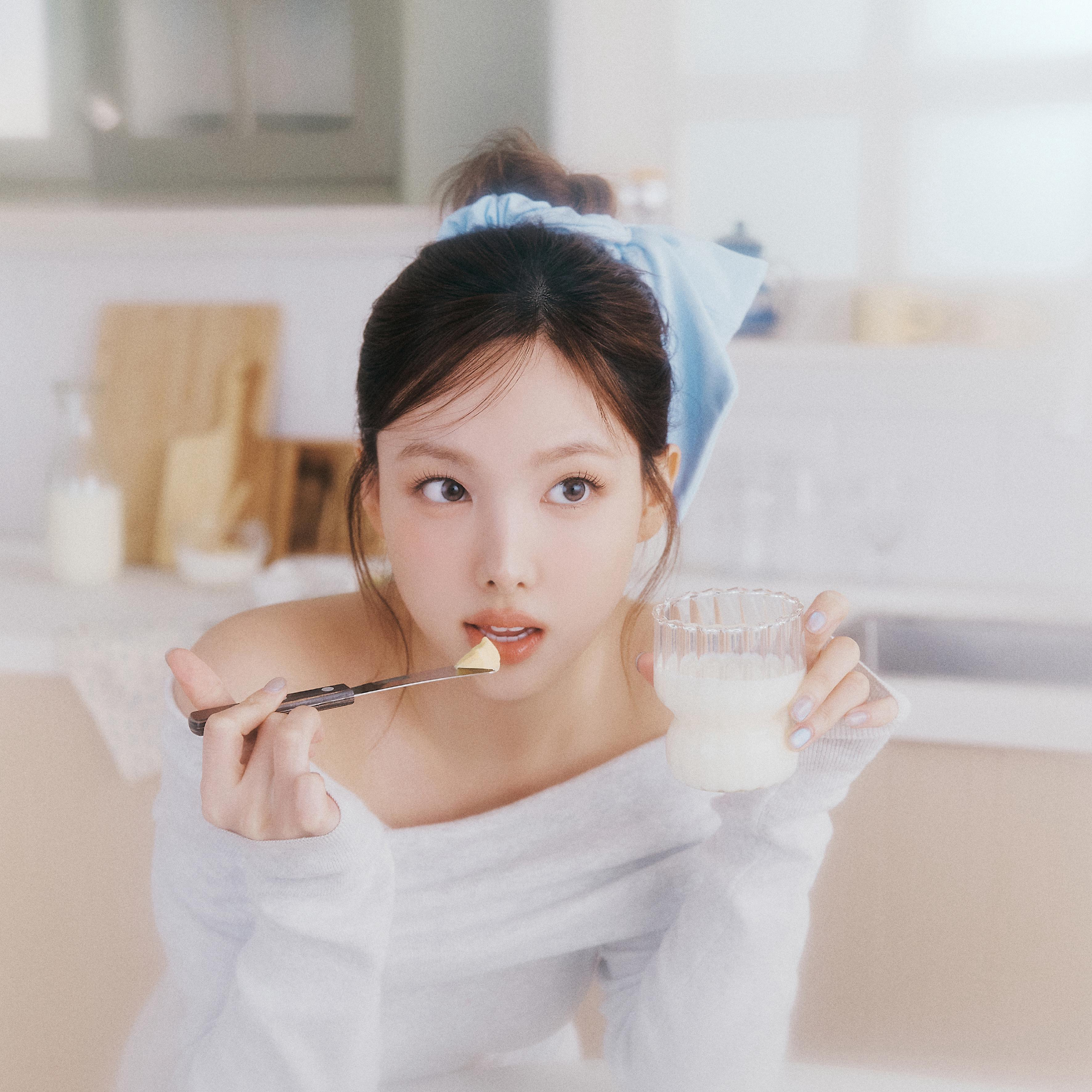 Latest photo of Nayeon (TWICE)