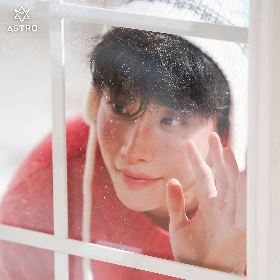 아스트로의 최신 사진