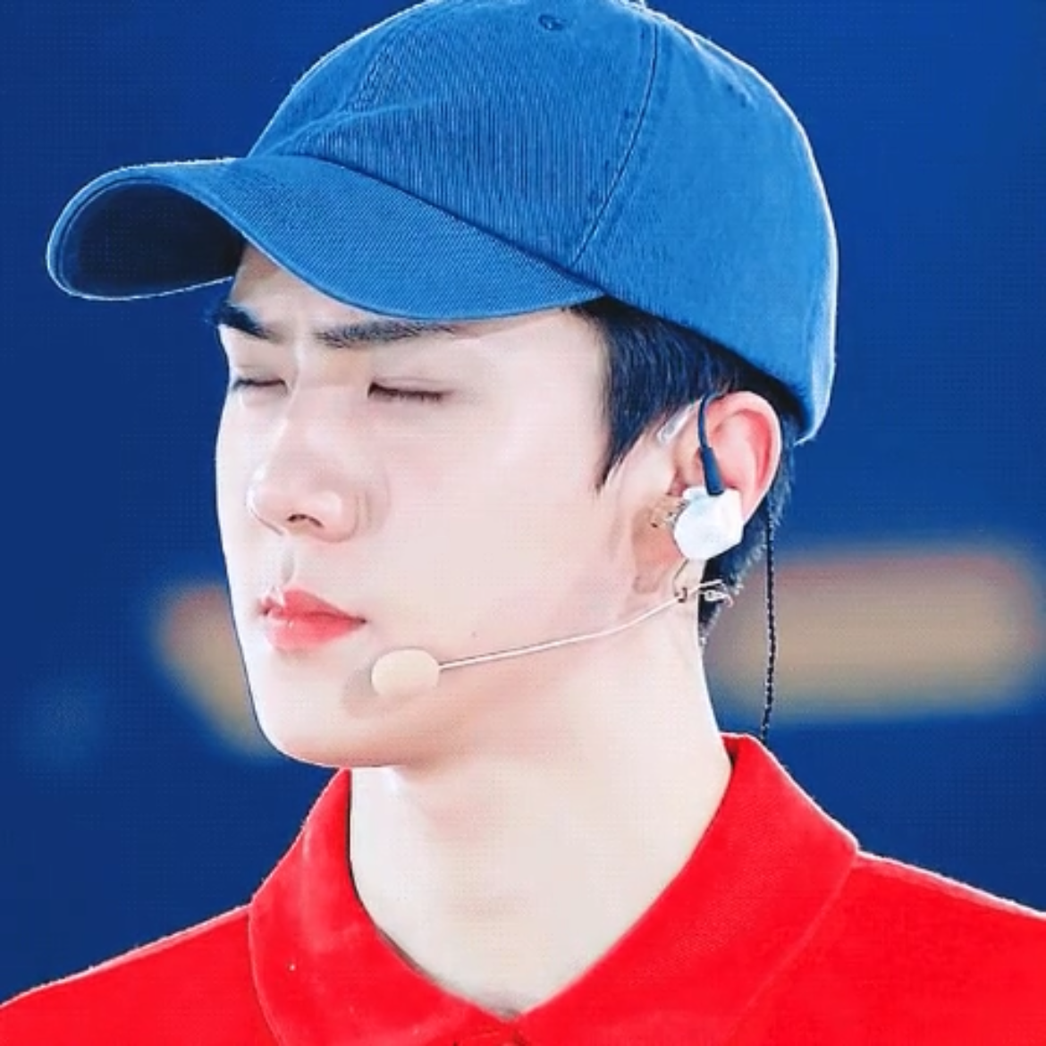 A moment captured by Sehun (EXO)'s fan