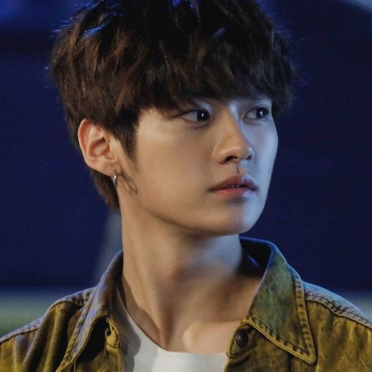 A moment captured by Lee Know (Stray Kids)'s fan