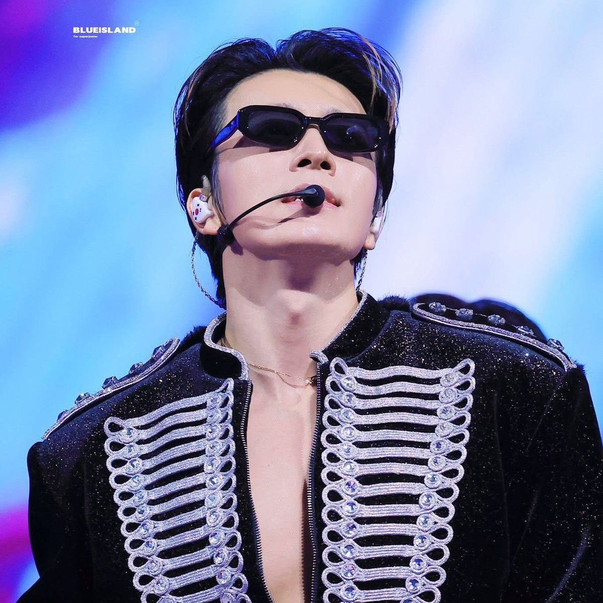 Behind-the-scenes cut of Donghae (Super Junior)