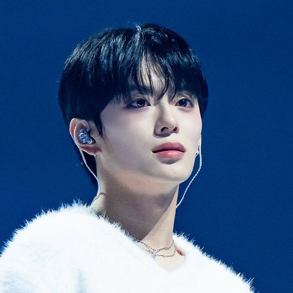 Popular profile image of Kangmin (VERIVERY) selected by votes