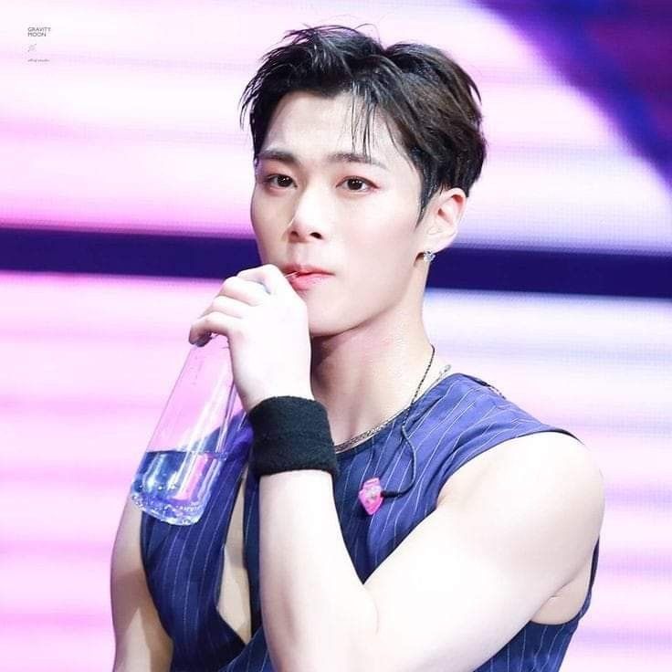 Latest photo of Moonbin (ASTRO)