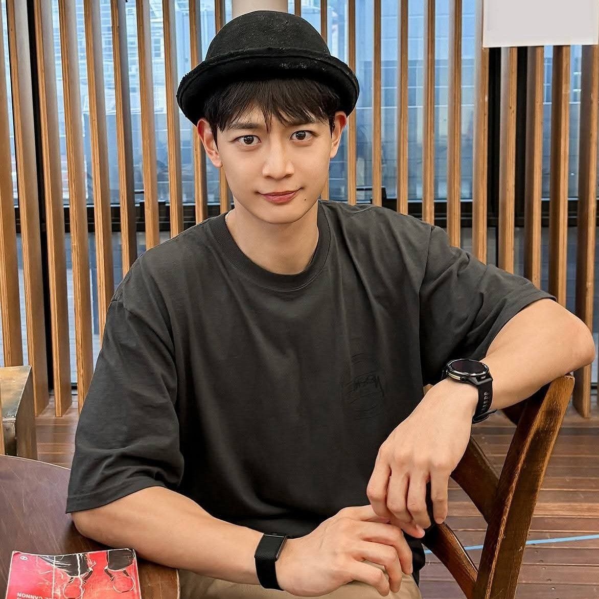 Latest photo of Minho (SHINee)