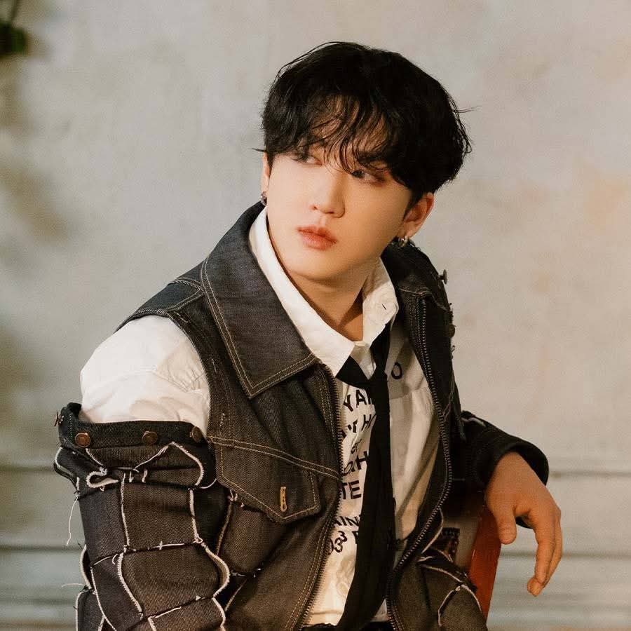 Behind-the-scenes cut of Changbin (Stray Kids)